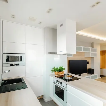 Lägenhet Jana Kazimierza 47 - 2 Rooms, 70m2, Balkon, Parking, Szybkie Wi-fi