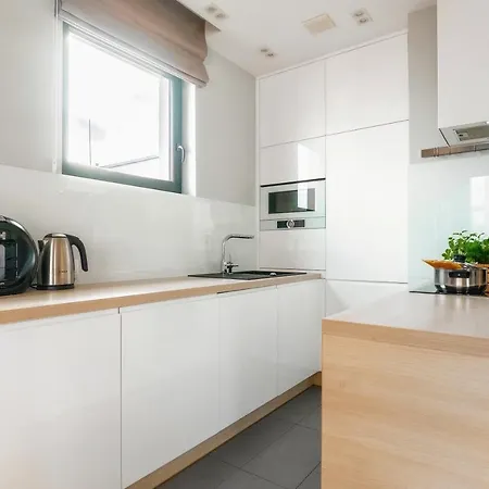 Jana Kazimierza 47 - 2 Rooms, 70m2, Balkon, Parking, Szybkie Wi-fi Lägenhet