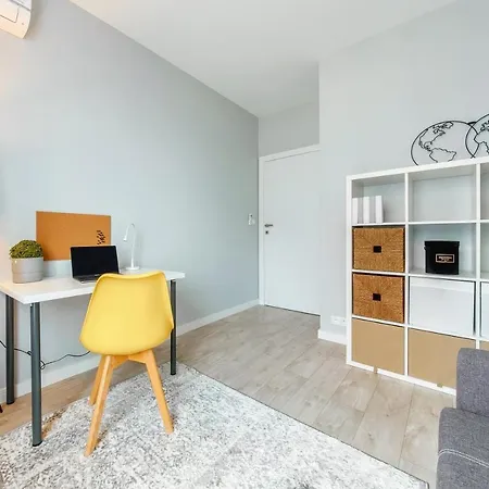 Jana Kazimierza 47 - 2 Rooms, 70m2, Balkon, Parking, Szybkie Wi-fi 바르샤바