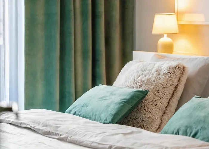 Jana Kazimierza 47 - 2 Rooms, 70m2, Balkon, Parking, Szybkie Wi-fi